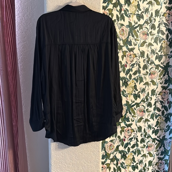 NWT Anthropologie Women's Silky Button Down Shirt Long Sleeves Size XL - Picture 2 of 2